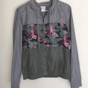 flowery army windbreaker with scrunched bottom
